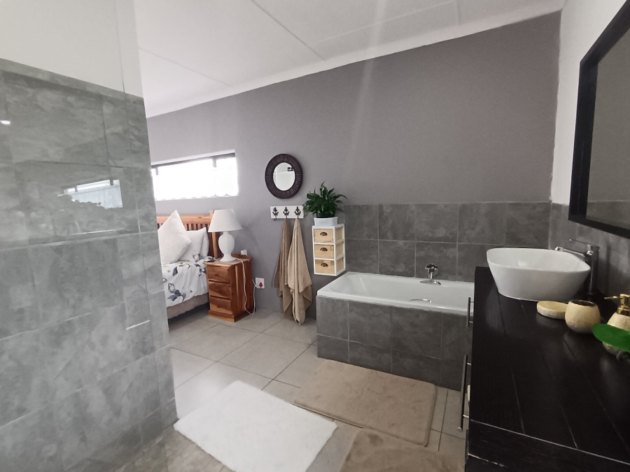 4 Bedroom Property for Sale in Tergniet Western Cape